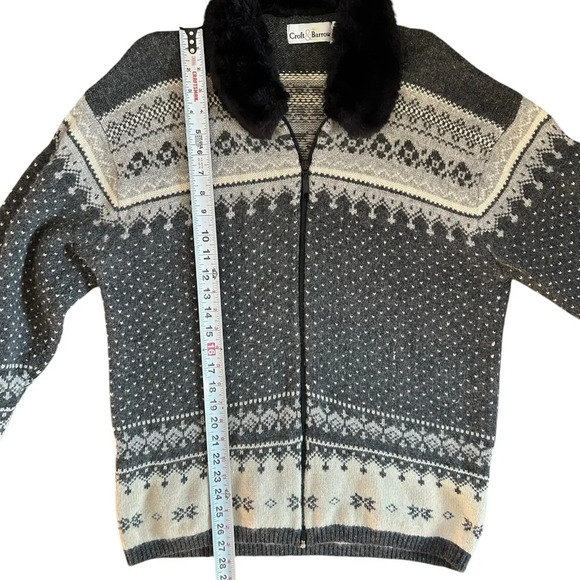 Women’s Vintage Lambswool Angora Blend Fairisle Cardigan Sweater Faux Fur Collar - Picture 3 of 6